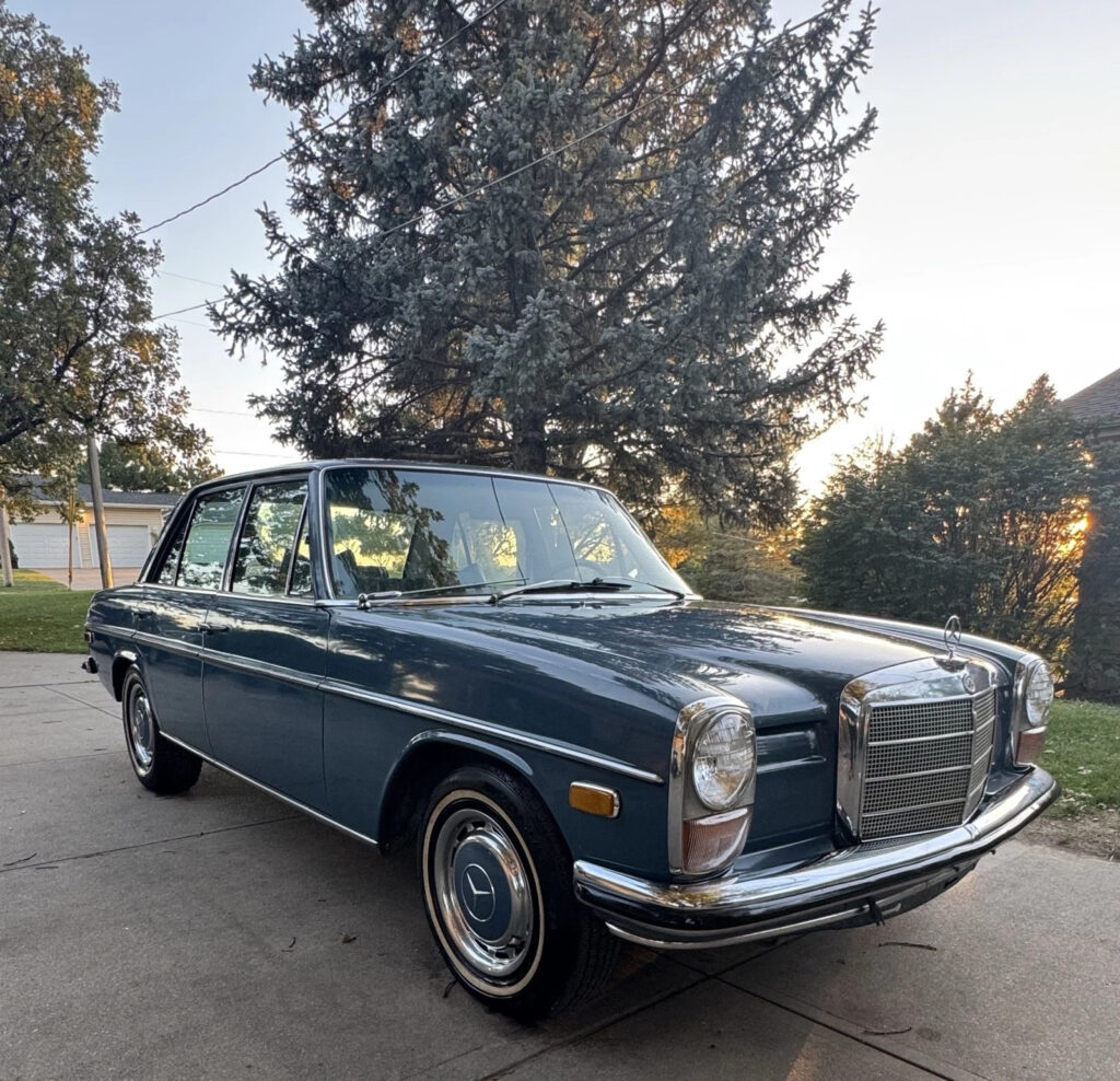 1971 Mercedes-Benz 200 D 220d