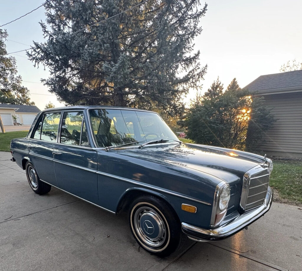1971 Mercedes-Benz 200 D 220d