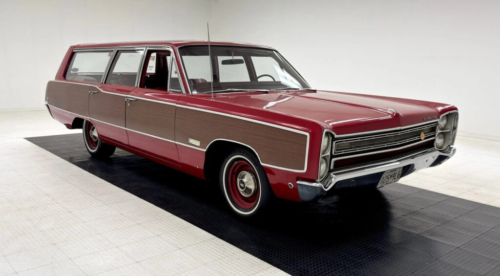 1968 Plymouth Fury III Sport Suburban Station Wagon