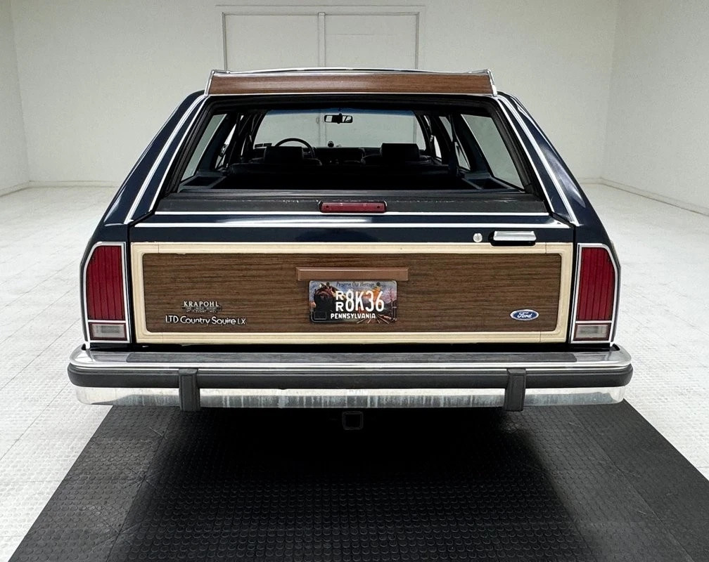 1990 Ford Country Squire LX Station Wagon