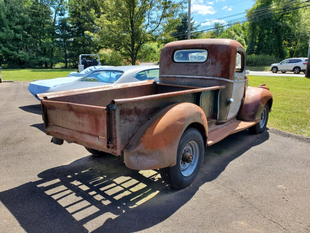 1946 Chevrolet Pickups