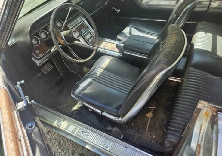 1964 Ford Thunderbird