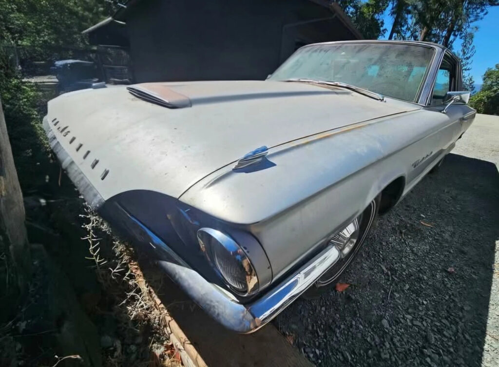 1964 Ford Thunderbird