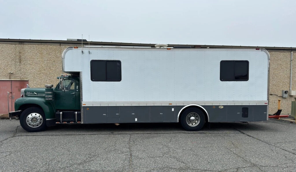 1962 Mack Camper