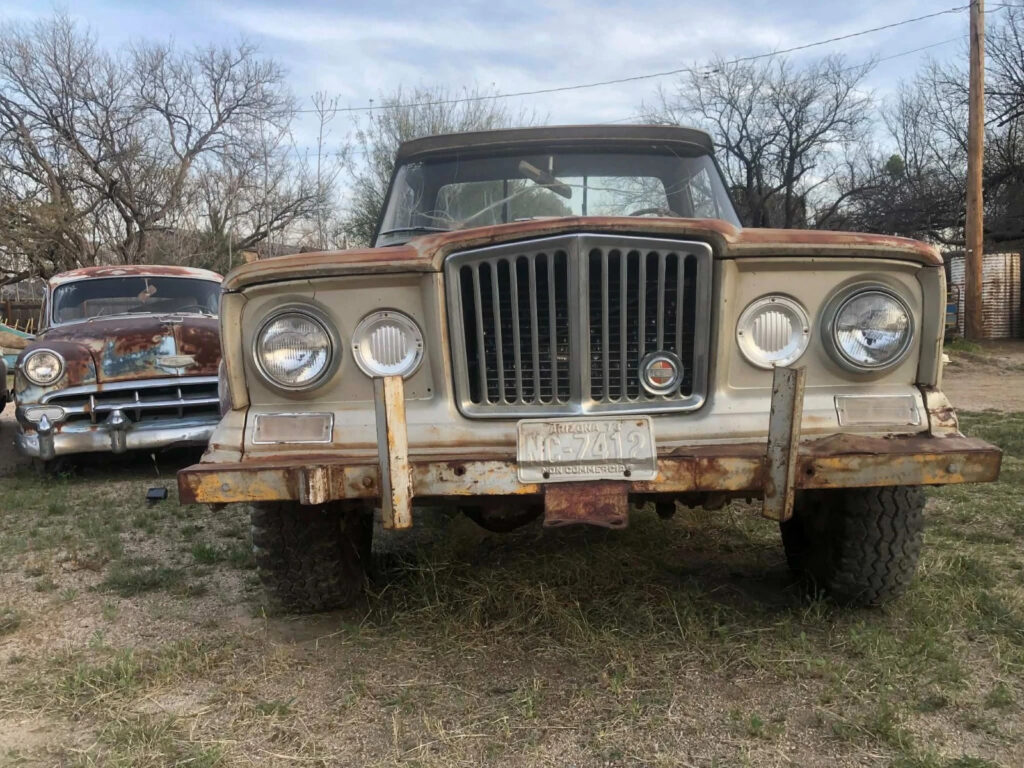 1967 Jeep J-2000 Gladiator