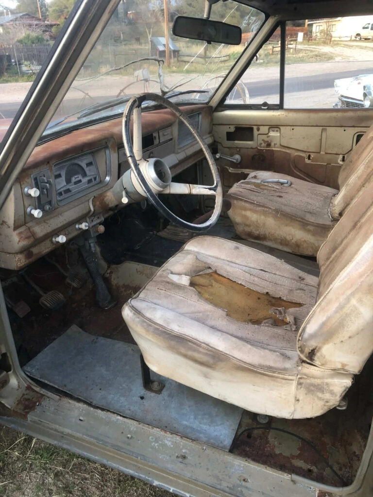 1967 Jeep J-2000 Gladiator