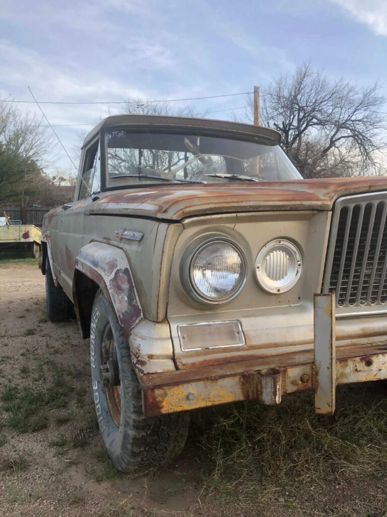 1967 Jeep J-2000 Gladiator