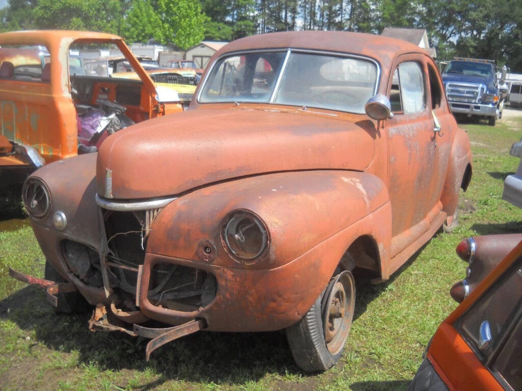 1941 Ford Deluxe Chevy Small Block V8 Engine