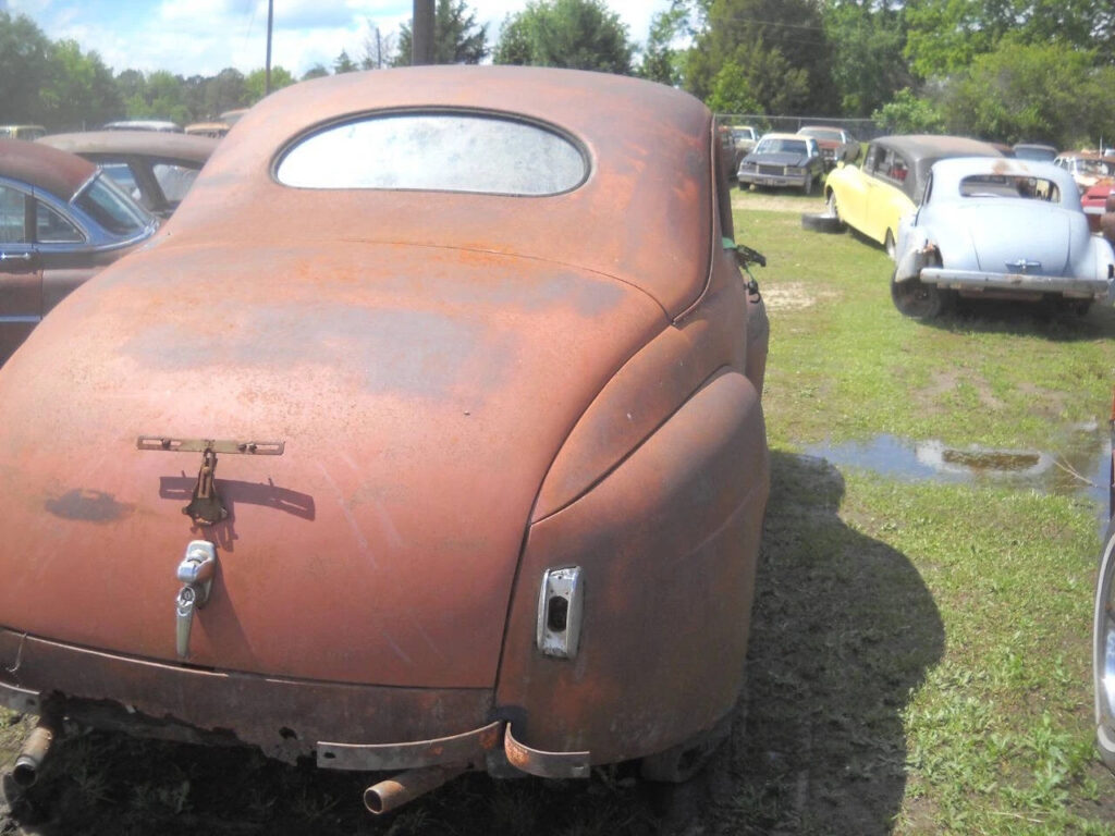 1941 Ford Deluxe Chevy Small Block V8 Engine