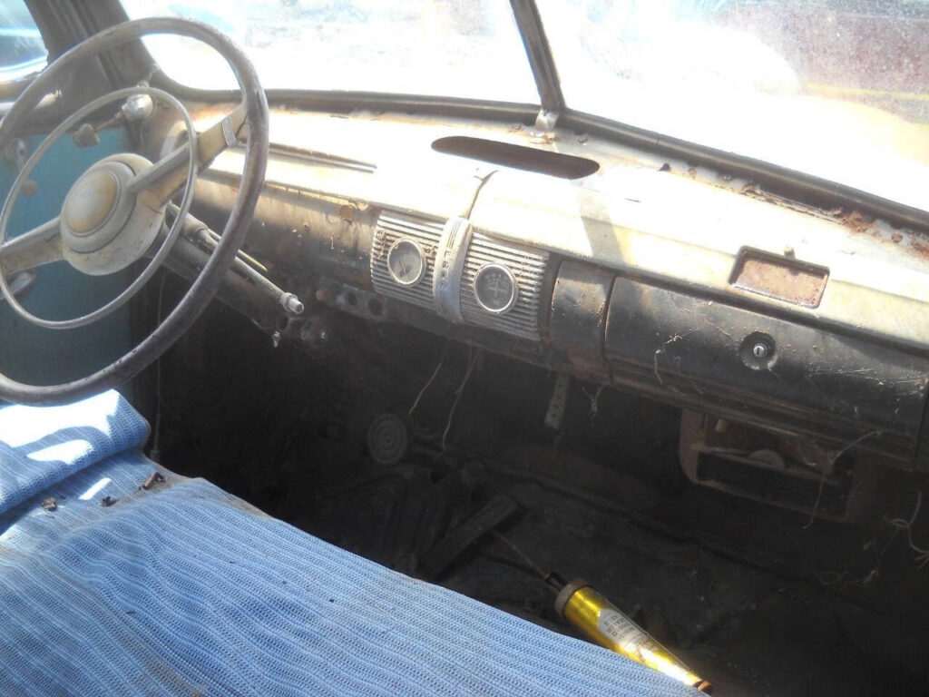 1941 Ford Deluxe Chevy Small Block V8 Engine
