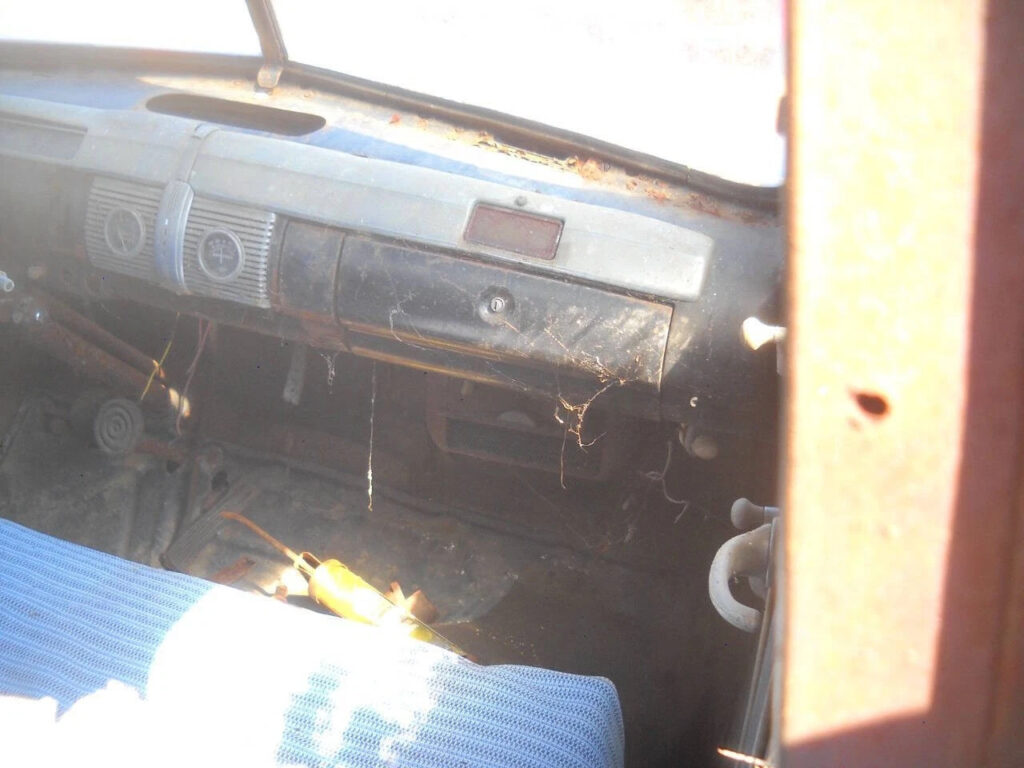 1941 Ford Deluxe Chevy Small Block V8 Engine