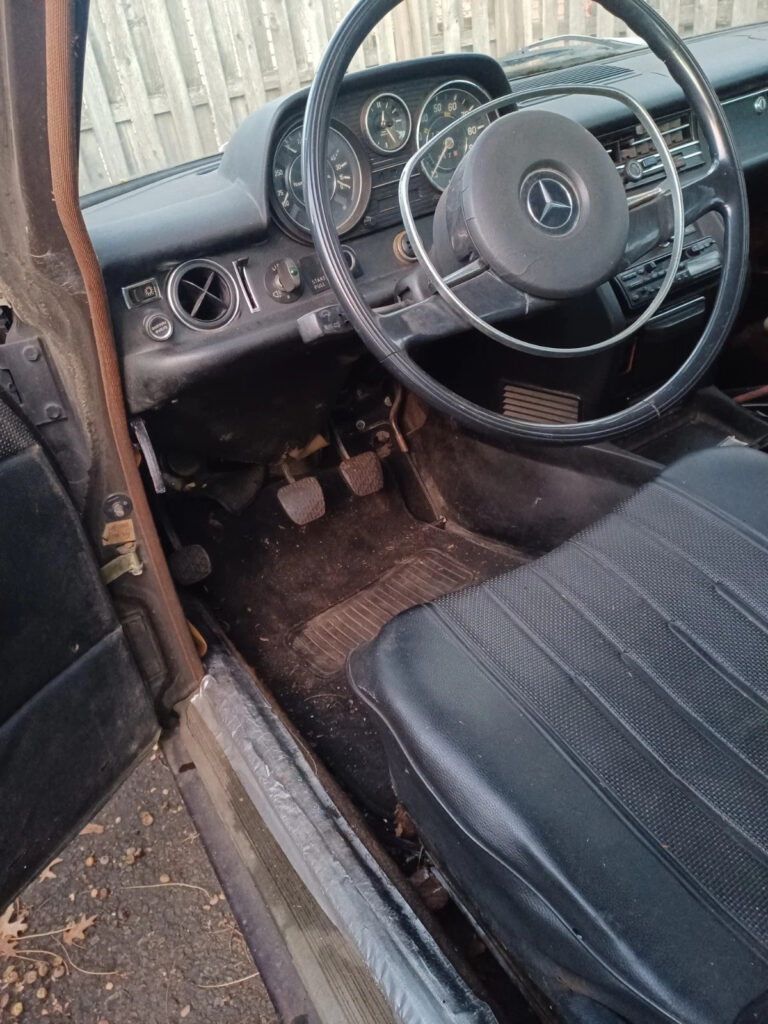 1972 Mercedes-Benz 220D EURO