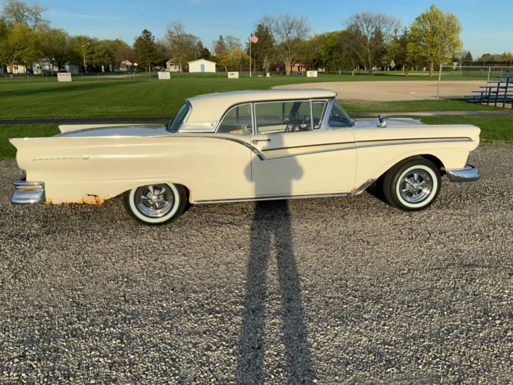 1957 Ford Fairlane Skyliner
