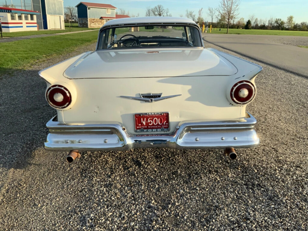 1957 Ford Fairlane Skyliner
