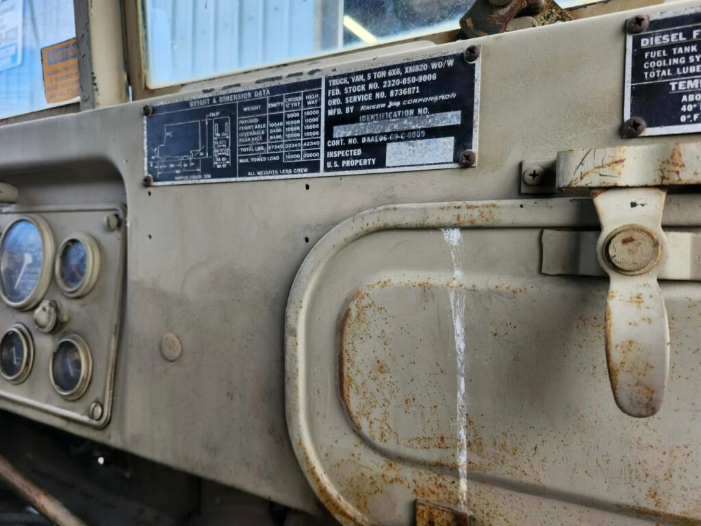1970 Kaiser Xm820 6×6 Expandable Comand Center box