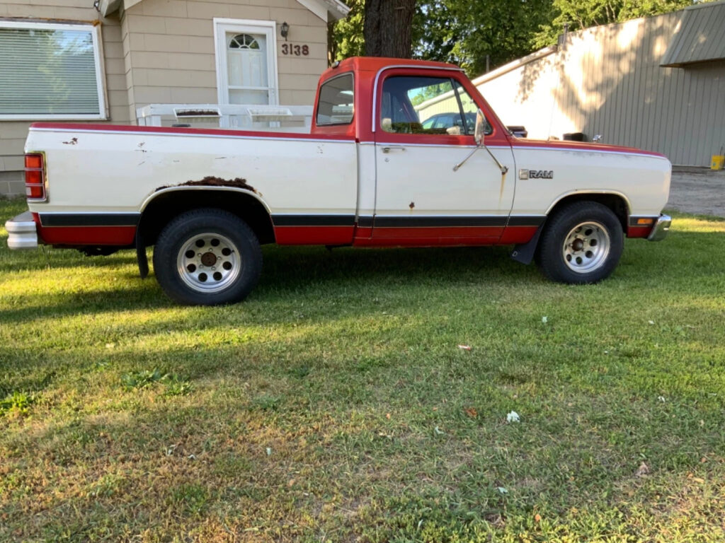 1986 Dodge Ram 1500 W100