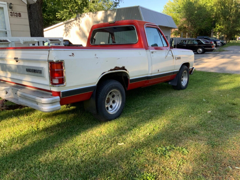 1986 Dodge Ram 1500 W100