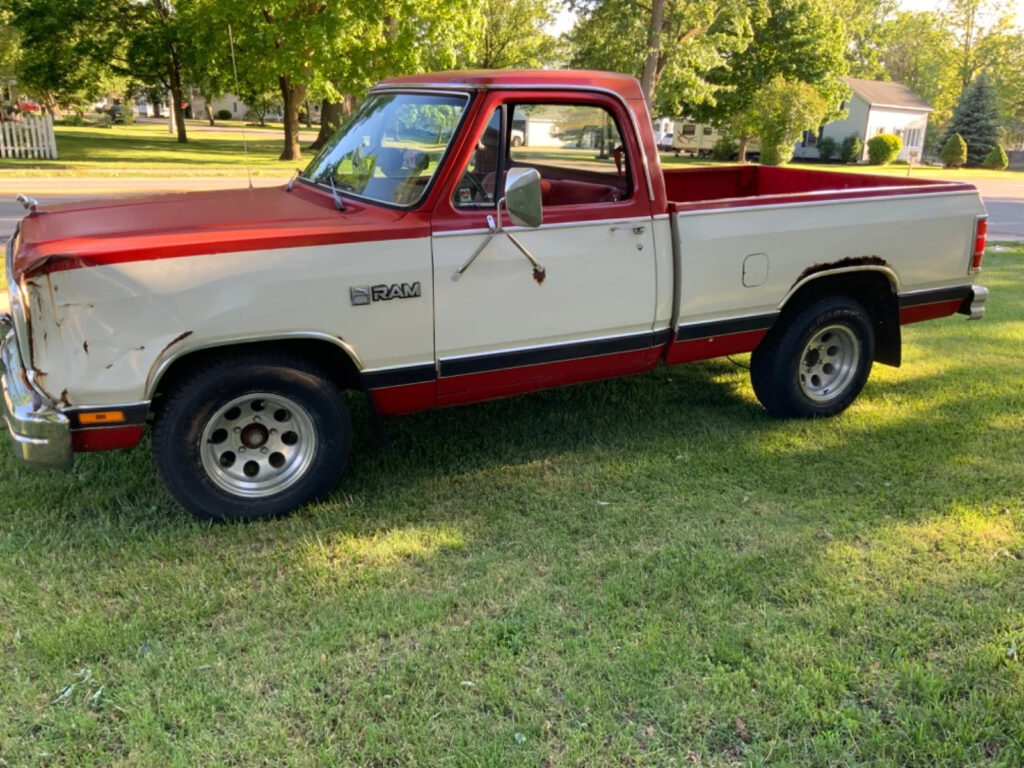 1986 Dodge Ram 1500 W100