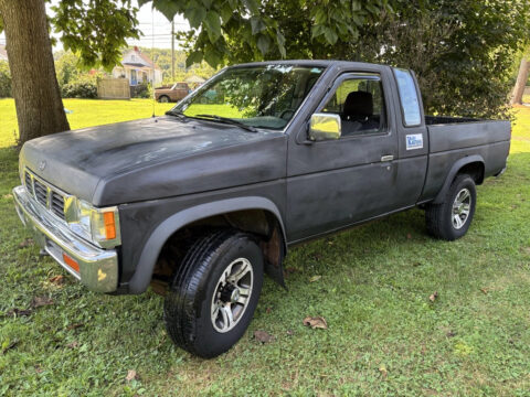 1997 Nissan Pickup KING CAB SE for sale
