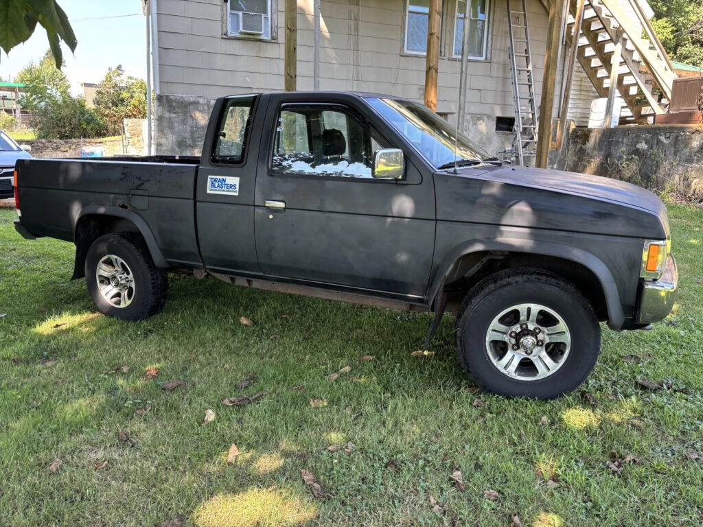 1997 Nissan Pickup KING CAB SE