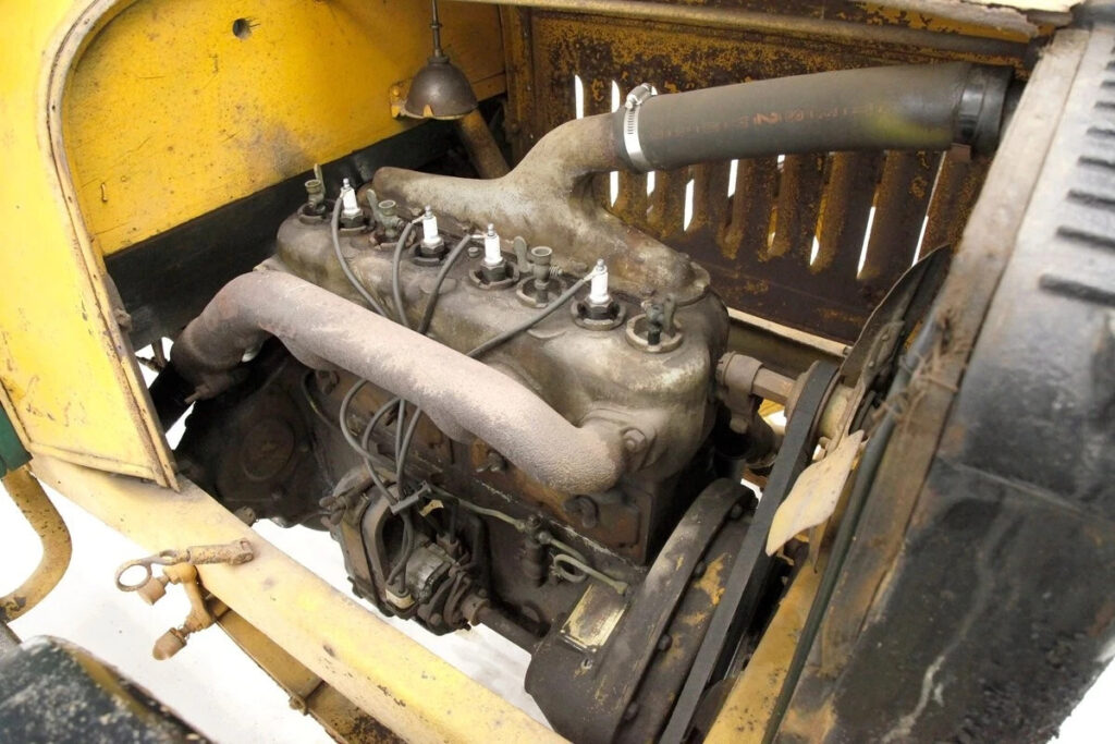 1915 Republic 2 Ton