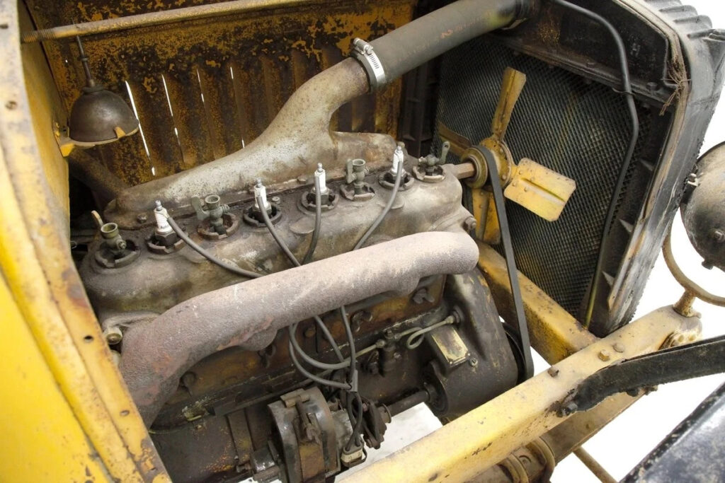 1915 Republic 2 Ton