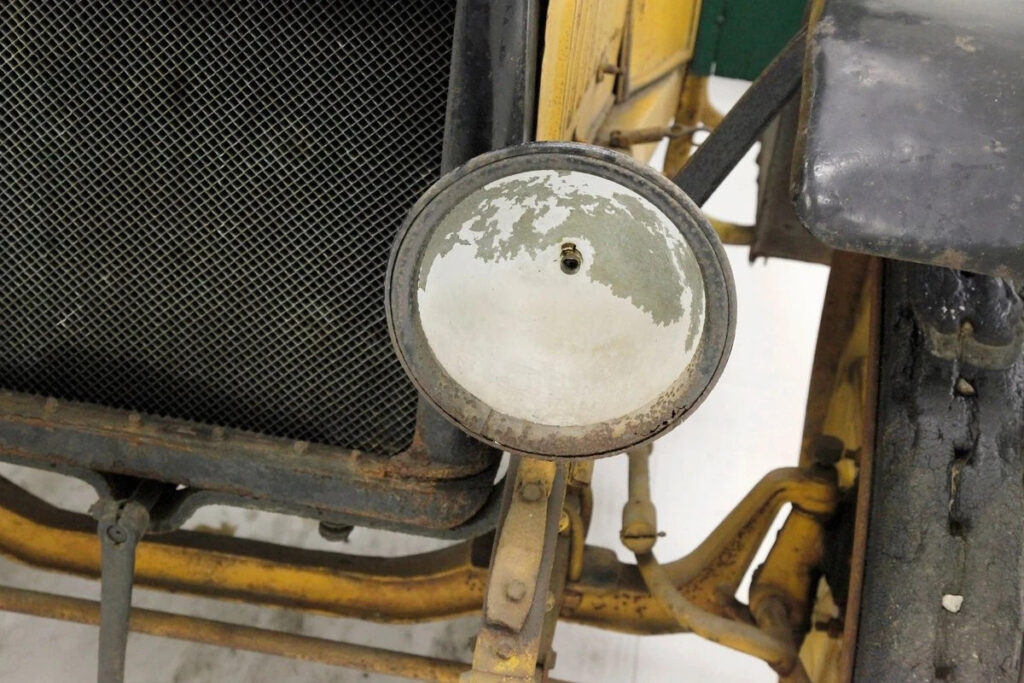 1915 Republic 2 Ton
