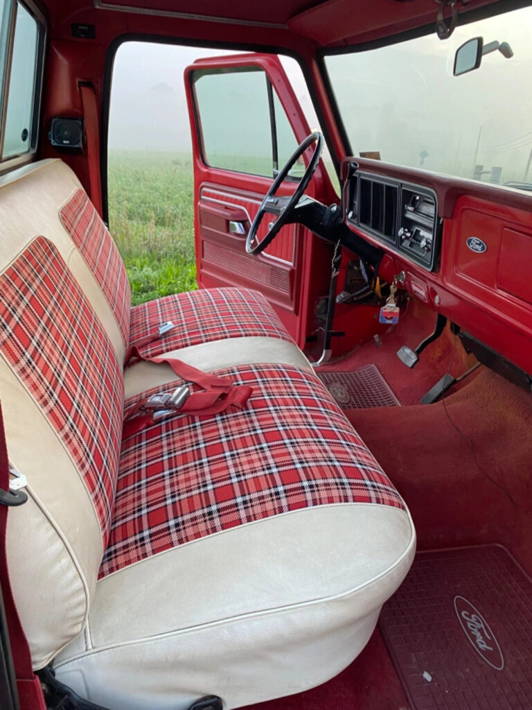 1977 Ford F-250 Custom / Explorer