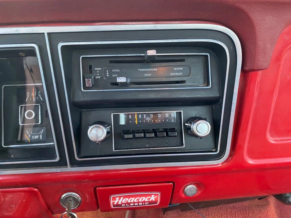 1977 Ford F-250 Custom / Explorer